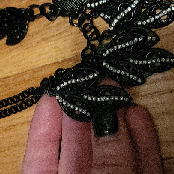 2 Necklaces - Picture 2 of 4